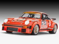 Plastic ModelKit auto 07031 - Porsche 934 RSR "Jägermeister" (1:24) Revell