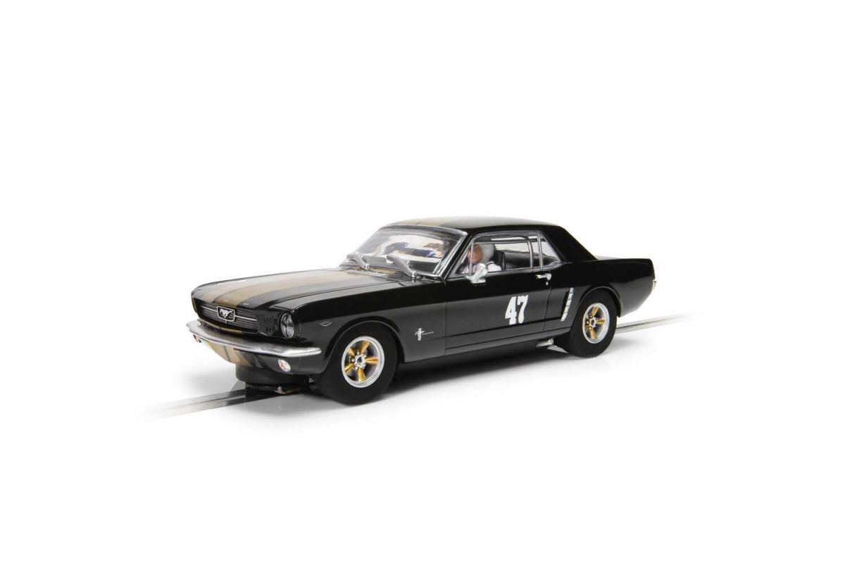 Autíčko Touring SCALEXTRIC C4405 - Ford Mustang - Black and Gold (1:32)