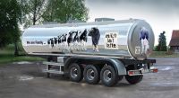 Model Kit návěs 3911 - CLASSIC TANK TRAILER "We are family" (1:24)