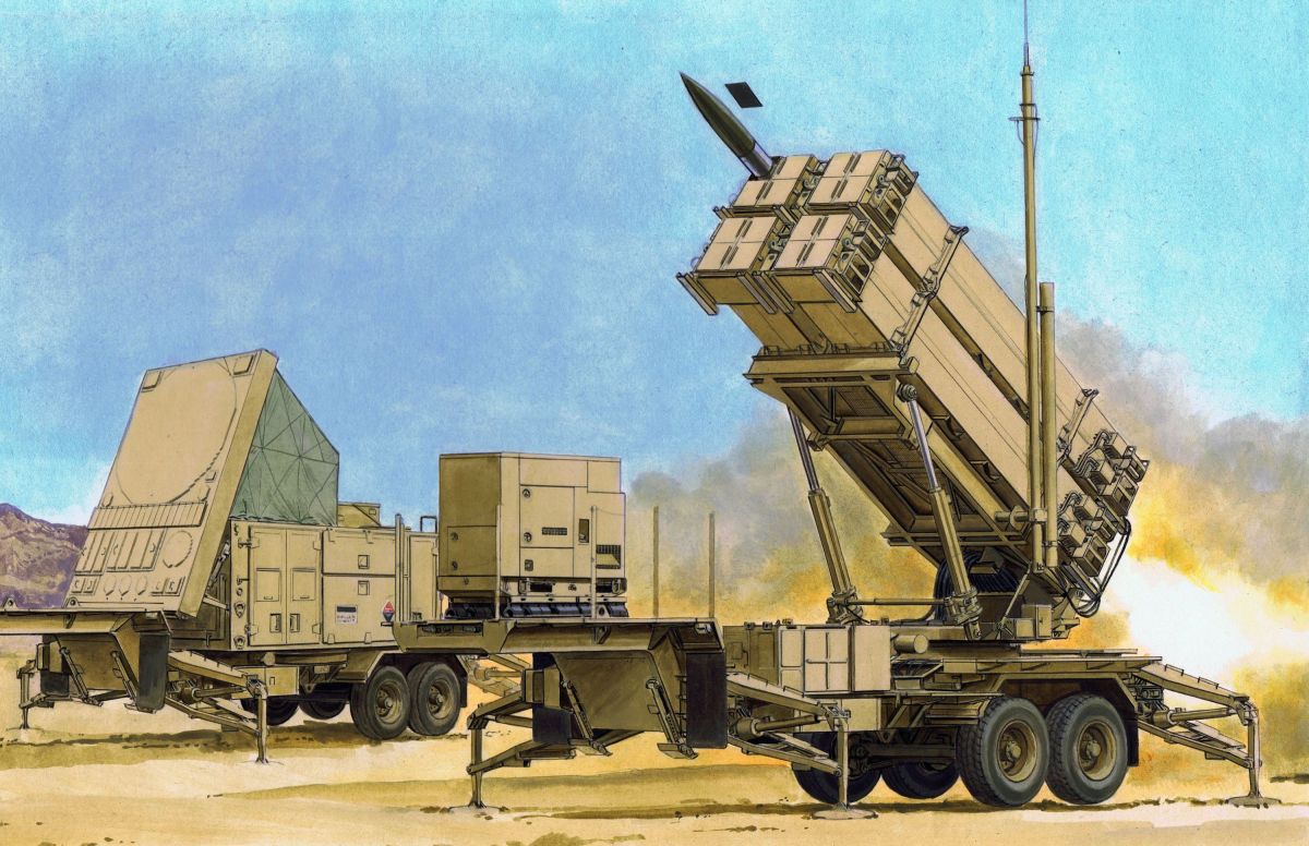 Model Kit military 3563 - MIM-104F PATRIOT SURFACE-TO-AIR MISSILE (SAM) SYSTEM (PAC-3) (1:35)