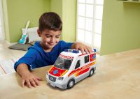 Junior Kit auto 00824 - Ambulance Car (1:20) Revell