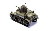 Classic Kit tank A1358 - M3 Stuart, Honey (British Version) (1:35) Airfix