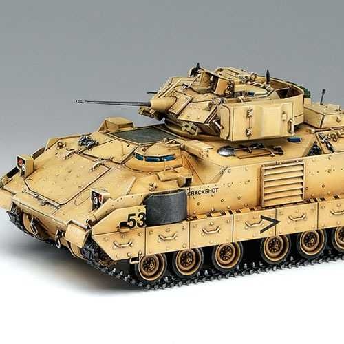 Model Kit tank 13205 - M2A2 BRADLY OIF (1:35) Academy