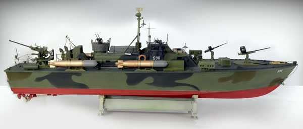 Model Kit loď PRM edice 5602 - ELCO 80' TORPEDO BOAT PT - 596 (1:35) Italeri