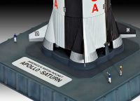 Plastic ModelKit vesmír 04909 - Saturn V (1:144) Revell