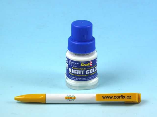 Night Color 39802 - foskoreskující barva 30ml Revell